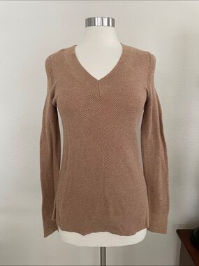 GAP Long Sleeve V-Neck long sleeve top in Taupe